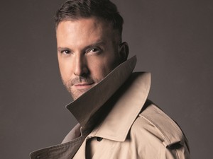 Hol kezdődik a meztelenruha, és miért teheti meg egy filmfesztivál, hogy betiltja? Merő Péter divattervező válaszol