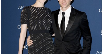 Szingli anyuka lett a legdögösebb hollywoodi vörös