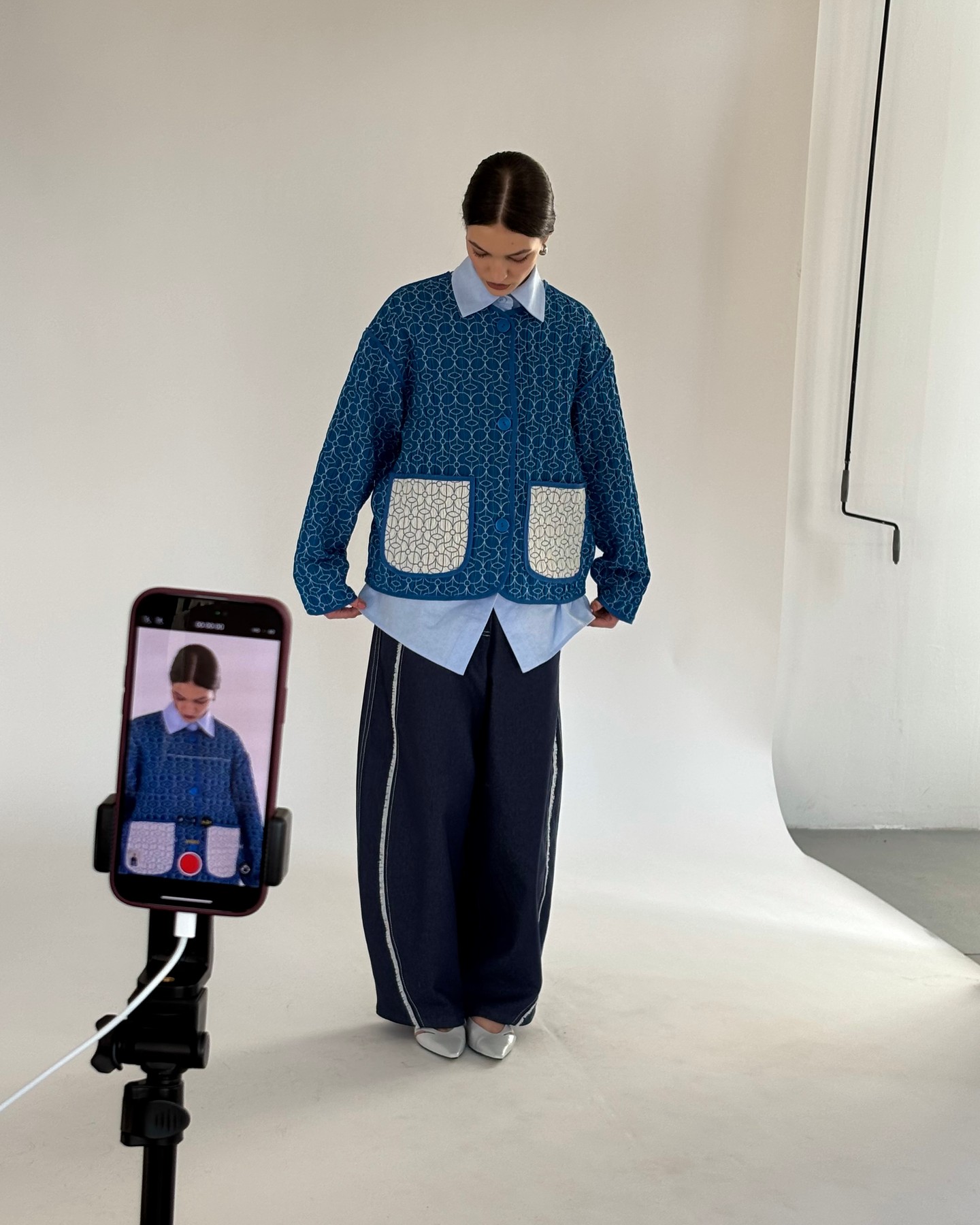 Kézzel szabva, szívből varrva, ebben is rejlik a helyi gyártás valódi értéke