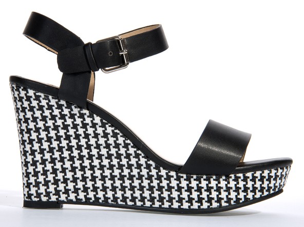 Mintás szandál BATA 13 990 Ft