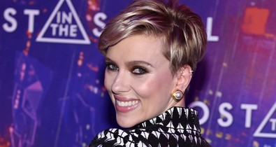 Scarlett Johansson egy rockistennő ebben a ruhában