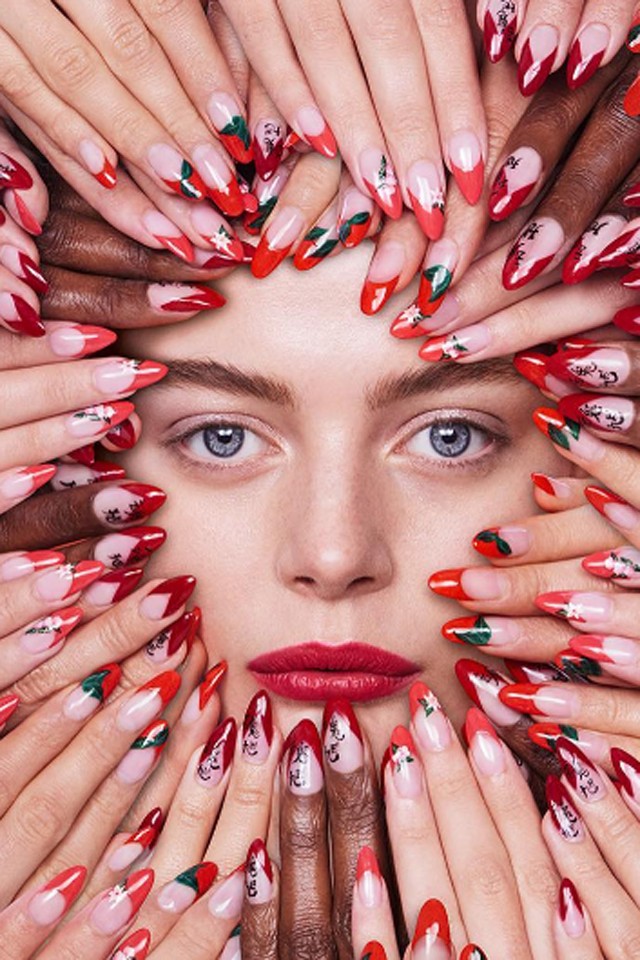 Ijesztő vagy szupermenő? Szemgolyóval díszített köröm