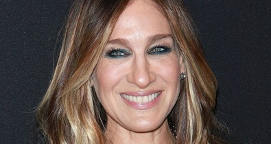 Sarah Jessica Parker virágos kabátjáért a fél karodat odaadnád