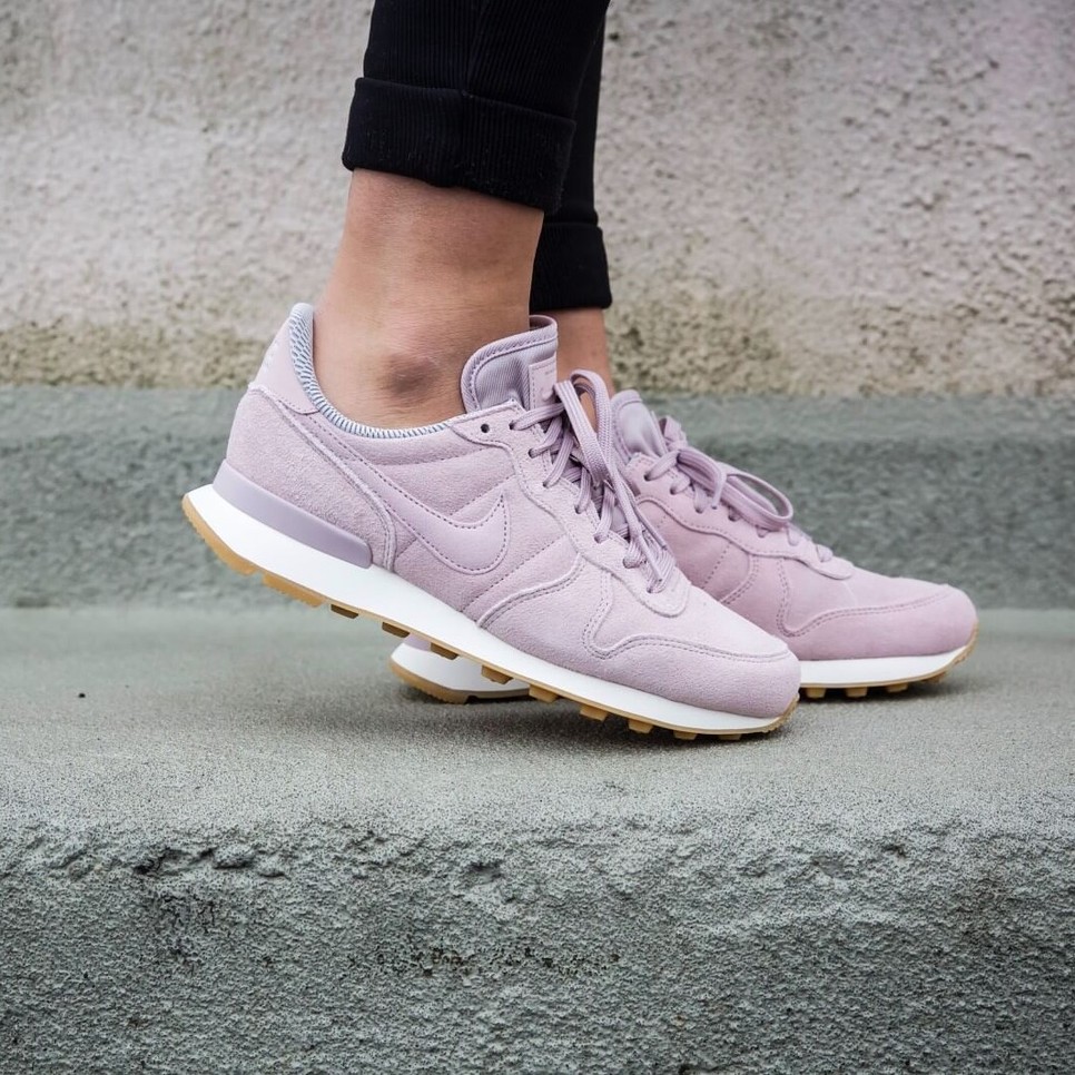 NIKE Internationalist SE SHOE, 28 990 Forint, GLAMOUR-napokon 23 192 Forint