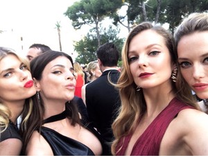 Drámai, érzéki - felkavaróan gyönyörű volt Mihalik Enikő a cannes-i vörös szőnyegen