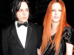 Lehet szépen válni? Volt férje zaklatja a topmodellt