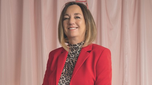 Rácz Zsuzsa:  „Mi marad egy nőből, ha a gyerekek kirepülnek, hogyan lehet újrakezdeni?”