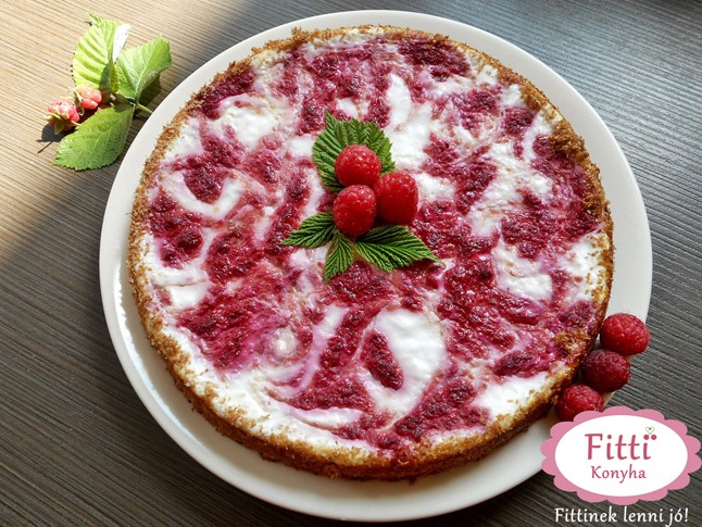 Málnaörvényes túrótorta