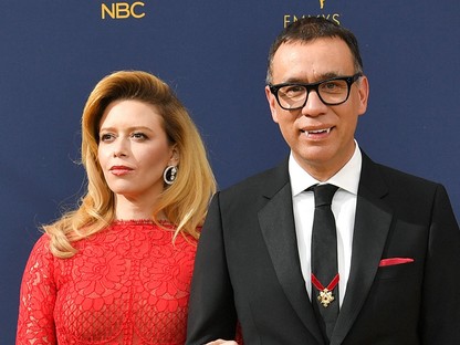 Botránykeltésben idén sem volt hiány: politika, robotláb és vámpírfogak az Emmy gálán