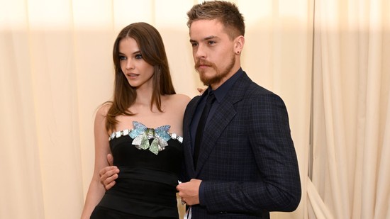 8 forró fotó a Palvin Barbara és Dylan Sprouse párosról, amiről el sem hisszük, hogy a nyilvánosság előtt készült