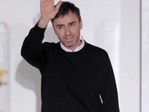 A magyar modell sírva búcsúztatta a tervezőt!