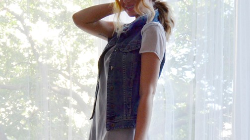 Kicsi táska, de ilyen lány ebbe is belefér