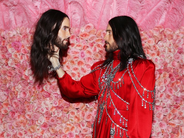 Jared Leto levágott fejével lépett a vörös szőnyegre