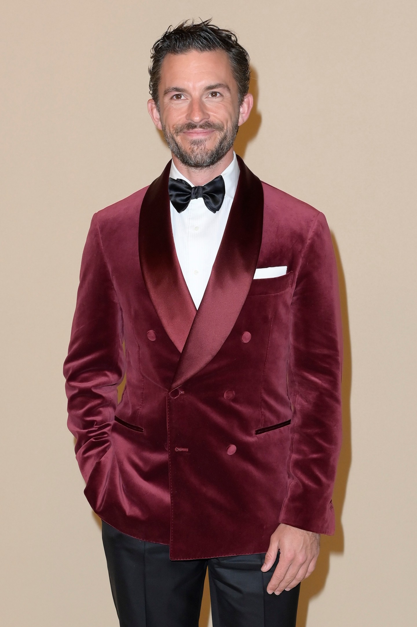 Jonathan Bailey (Anthony Bridgerton) a 4. évadban állítólag epizódonként 150 000 és 250 000 dollár között keres. 