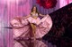 A másik „veterán” angyal, Alessandra Ambrosio pedig huszadjára vonulhatott végig a márka legendás divatbemutatóján. 
