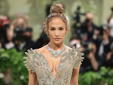 10 felszabadító pillanat, amikor Jennifer Lopez úgy döntött, nem vesz fel melltartót