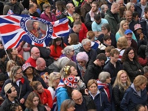 Károly király koronázása rögtönzött  divatbemutatóba csapott át - de nem kér belőle mindenki
