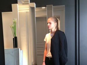 Dalma beveti a tűsarkút!