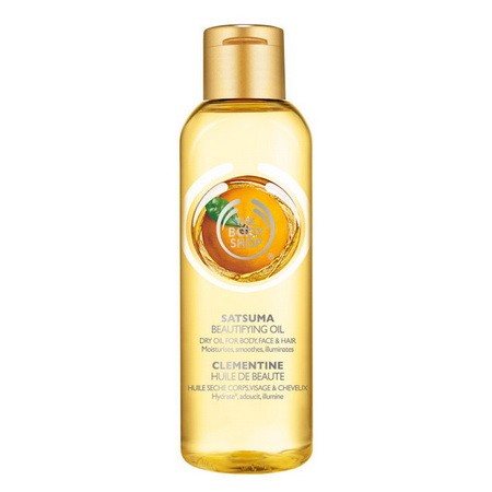 Satsuma Beautifying Oil testszépítő olaj THE BODY SHOP 3690 Ft/100 ml (36,9 Ft/1 ml)-20%-kal olcsóbban a GLAMOUR-napokon 2952 FtA The Body Shop Szépítő olajaiba természetes szépséget zárt. Méltányos közösségi kereskedelemből származó marula olajjal készül, ami puhítja a bőrt és hosszantartó hidratálást biztosít neki. Ráadásul zamatos mandarin illatot hagy maga után. 