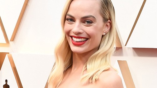 Margot Robbie tudja, milyen ruhában lehet túlélni ezt a hőséget