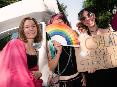 Ezek voltak az idei Pride legjobb pillanatai: fotókon a sokszínűséget ünneplő tömeg