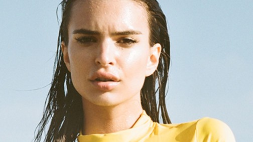 Emily Ratajkowski mellei reklámoznak