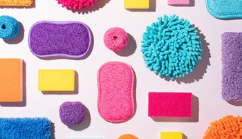 A magyar takarítónő, akinek százezres megtekintései vannak a Youtube-on