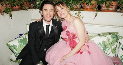 Babát vár az Agymenők színésznője, Kaley Cuoco