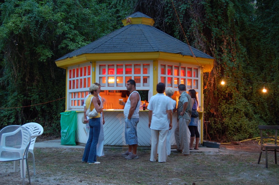 A Kultkikötő egykori büféépülete