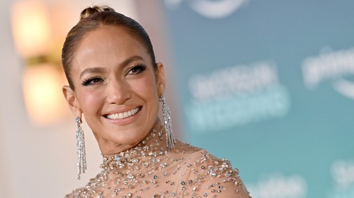 Jennifer Lopez meztelen testét csak hosszú haja takarja új kampányfotóin