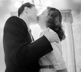 Csókolváltás 1952-ben - Szent-Tamási Mihály adománya