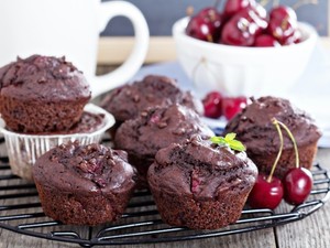 Ezt a villámgyors diétás csokis-cseresznyés muffint pont neked találták ki