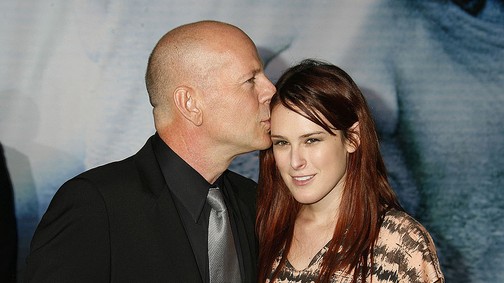 Bruce Willis szívbemarkoló fotói segítenek megérteni, hogy minden perc számít, amit a szeretteiddel tölthetsz