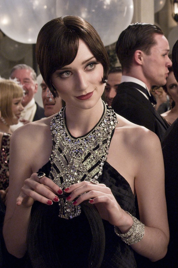 Idén máshogy ünnepelünk, de a csillogó sminket azért beiktathatod