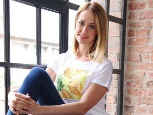 Orsi büszke a munkájára, és ez az öltözködésén is látszik