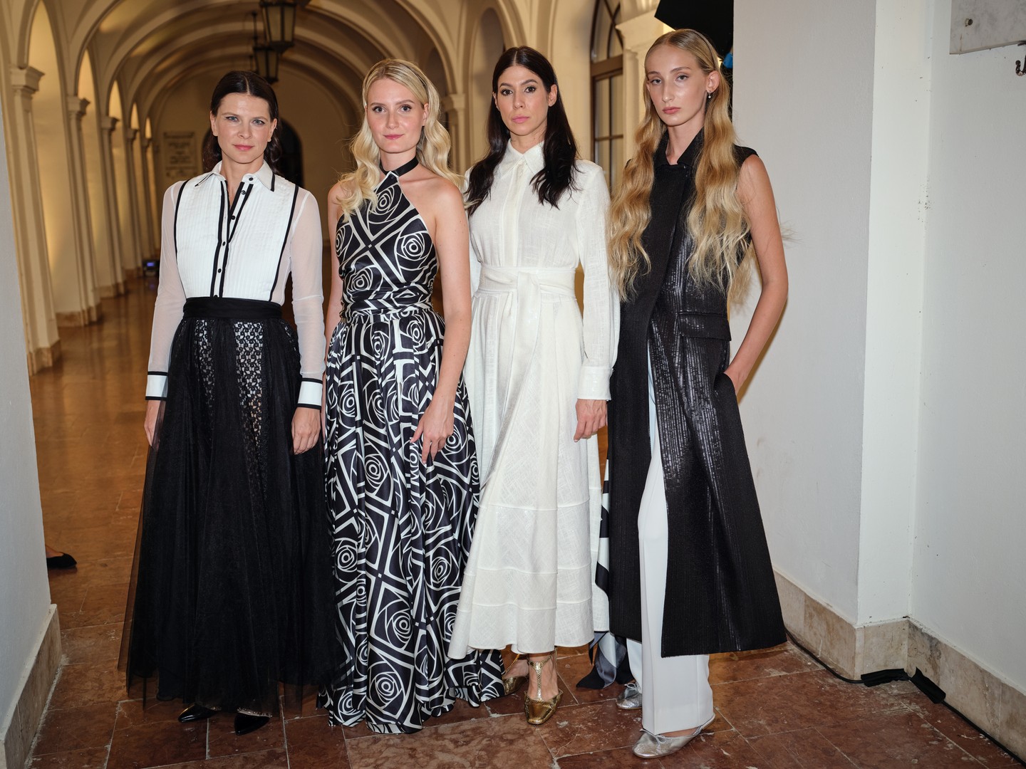 Szebbnél szebb szettek sorakoztak a Katti Zoob backstage-ben