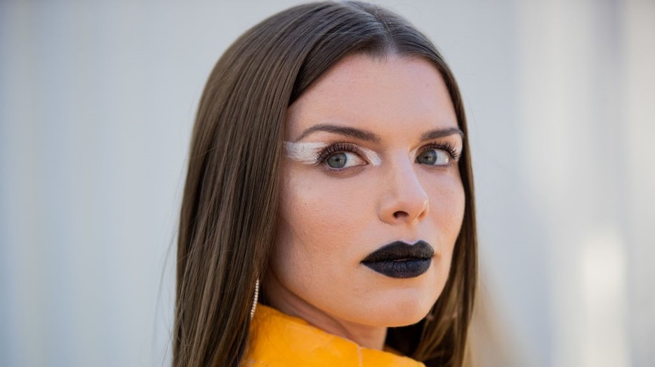 Julia Fox megint felejthetetlen szettet villantott