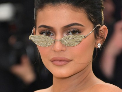 Kylie Jenner kislányának többe kerül a cipője, mint kéthavi lakbérünk 