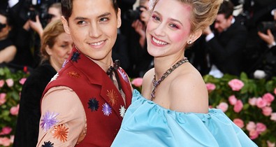 Végre kiderült, miért szakított Cole Sprouse és Lili Reinhart ilyen váratlanul