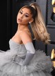 Ariana Grande lófarka szinte már a védjegyévé vált