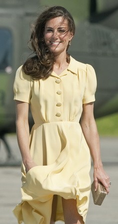 A 11 nap legjellemzőbb helyszíne a repülőtér, ez pedig egy majdnem Marilyn Monroe-i pillanat.