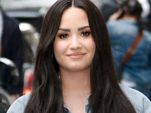 Íme Demi Lovato első fotója a túladagolása óta