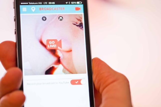 Országos selfie-csókverseny