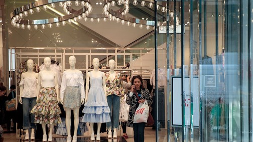 Agyonkritizálják a H&M méretezését Facebookon, joggal