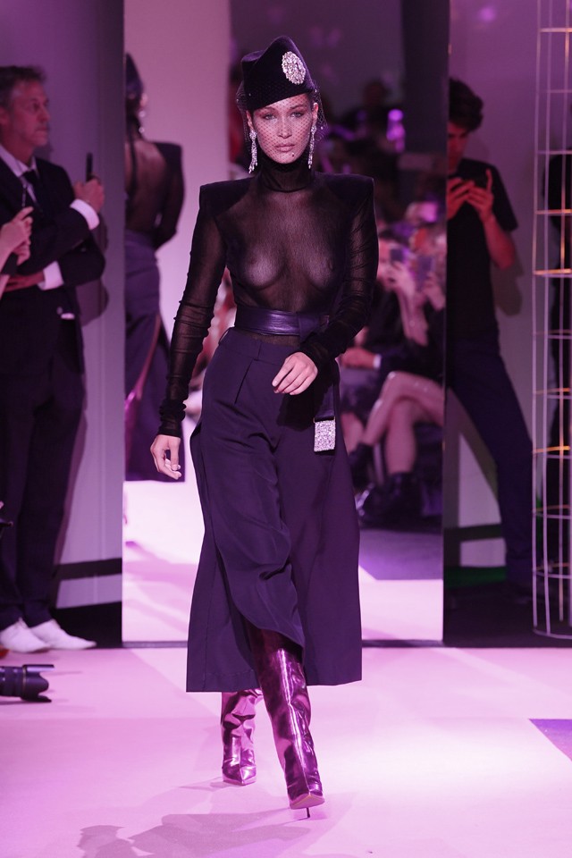 Bella Hadid Alexandre Vauthier mell