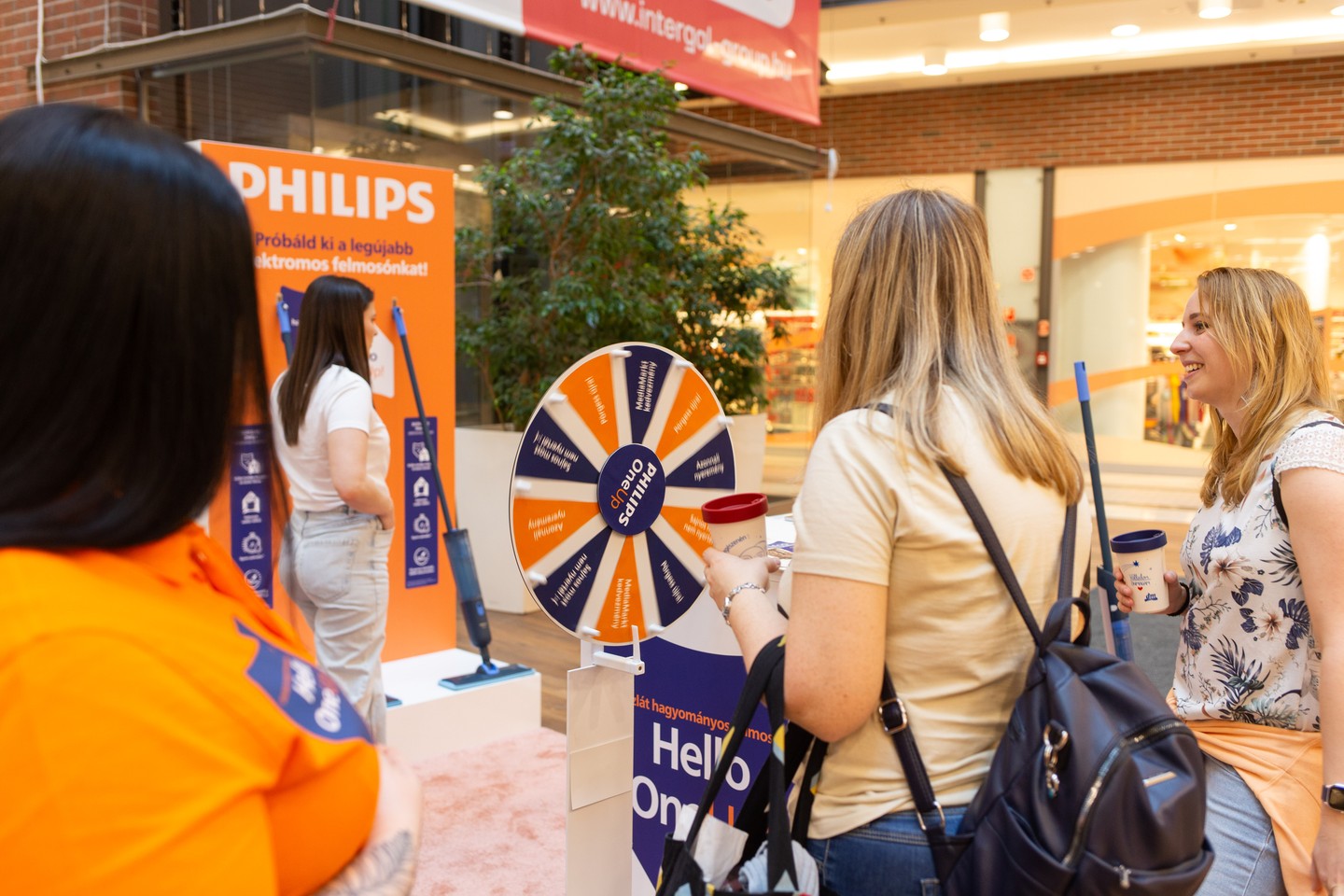 Ne hagyd ki a lakóhelyedhez közeli állomást a dm X GLAMOUR Beautytour-on! Igazi élmény, énidő, vidd a barátnődet, Édesanyádat, lányodat is!