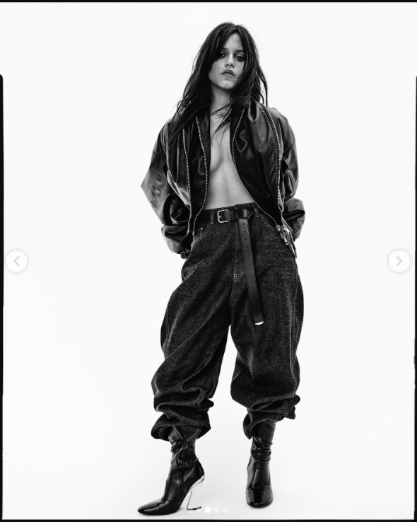 Jenna Ortega a V Magazine fotózásán felszabadította a melleit