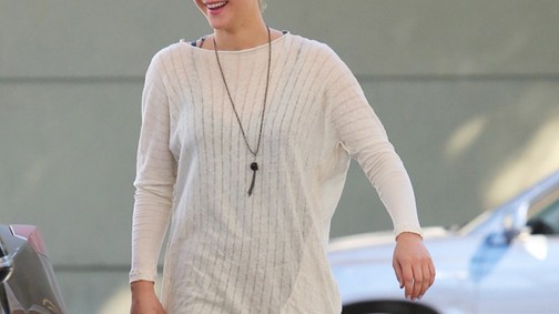 Jennifer Lawrence széles mosollyal az arcán szakítás után