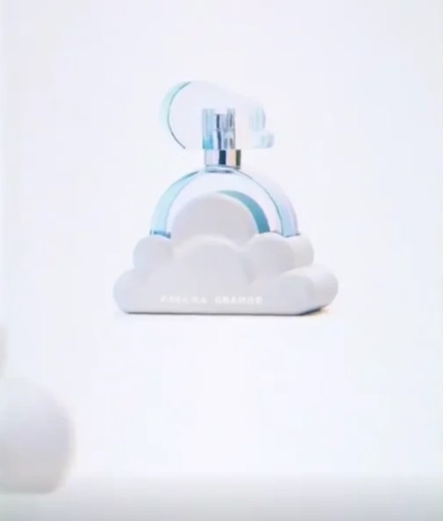 Nincs megállás! Ariana Grande most parfümöt készített vőlegényével