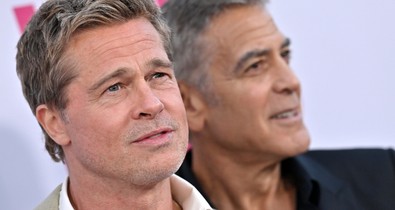 Szem nem marad szárazon: így gratulált Brad Pitt George Clooney életműdíjához a velencei filmfesztiválon
